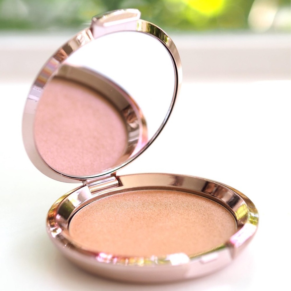 BECCA COSMETICS PRESSED SHIMMERING SKIN PERFECTER - OWN YOUR LIFHT - BRAND NEW - Picture 7 of 11